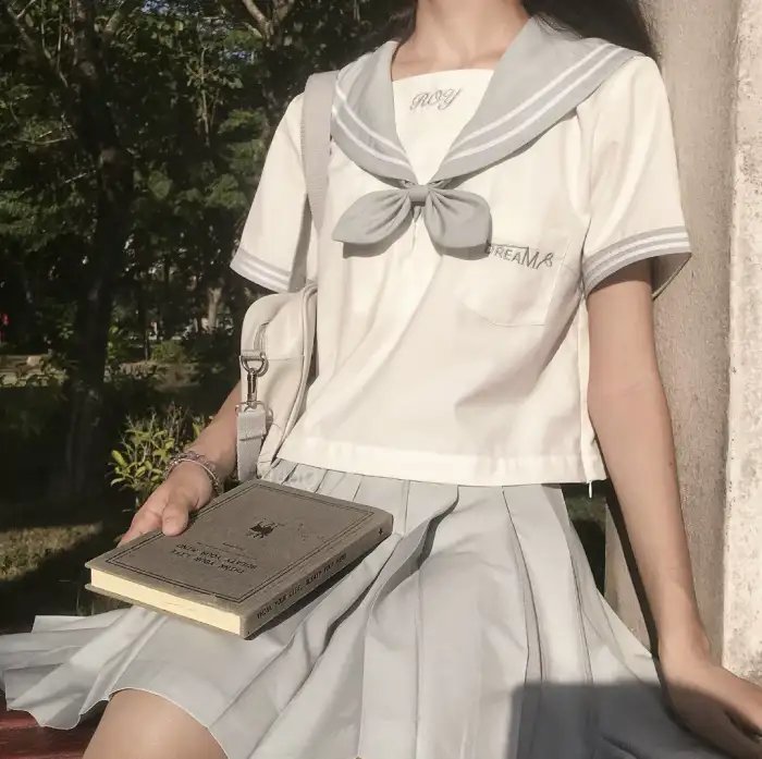 小美人鱼2023